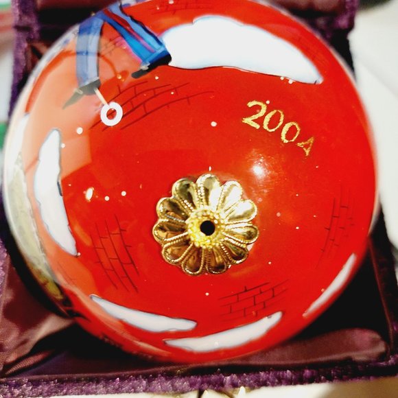 Pier 1 Li Bien large "Town Carolers" Reverse Painted Glass Christmas Ornament - Picture 7 of 8